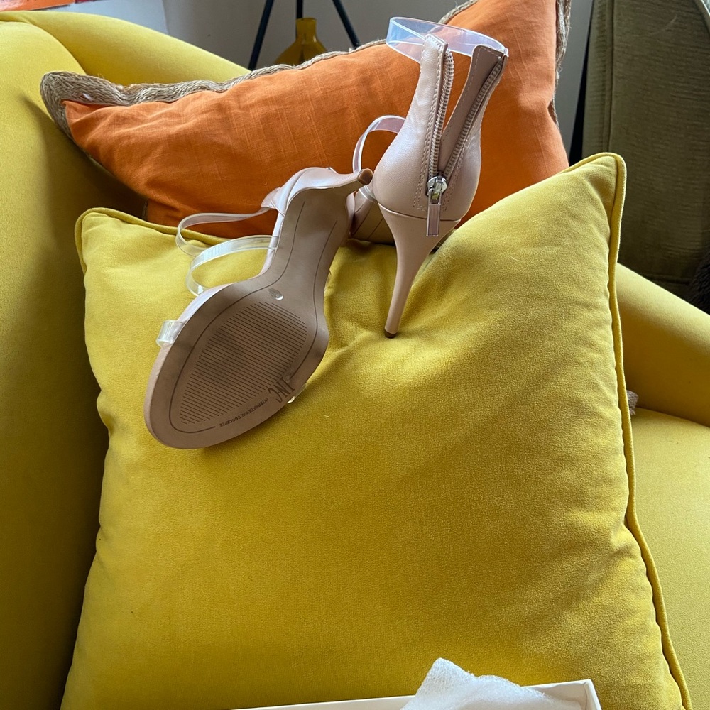 Shoes - Picture 3 of 4